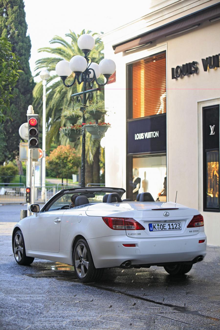  Lexus IS250C 2008 года  (фото 67 из 113)